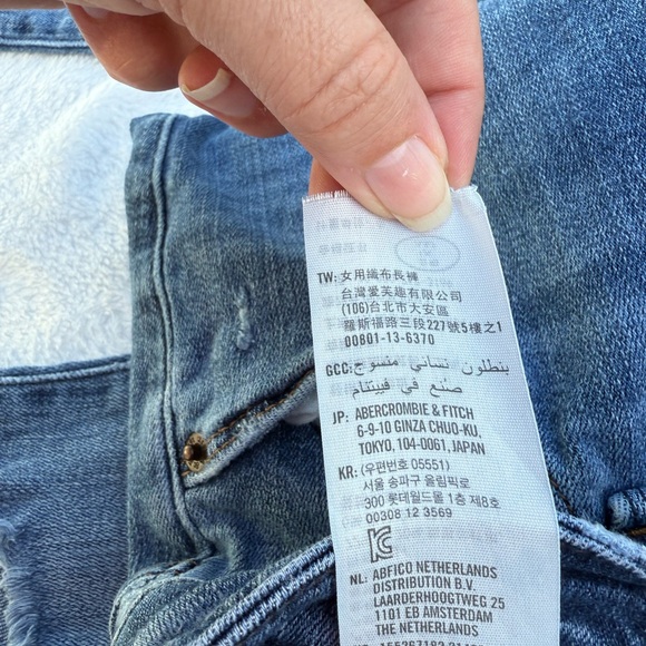 Abercrombie & Fitch Harper Low Rise Ankle Distressed Jeans, Size 27 - Picture 11 of 13